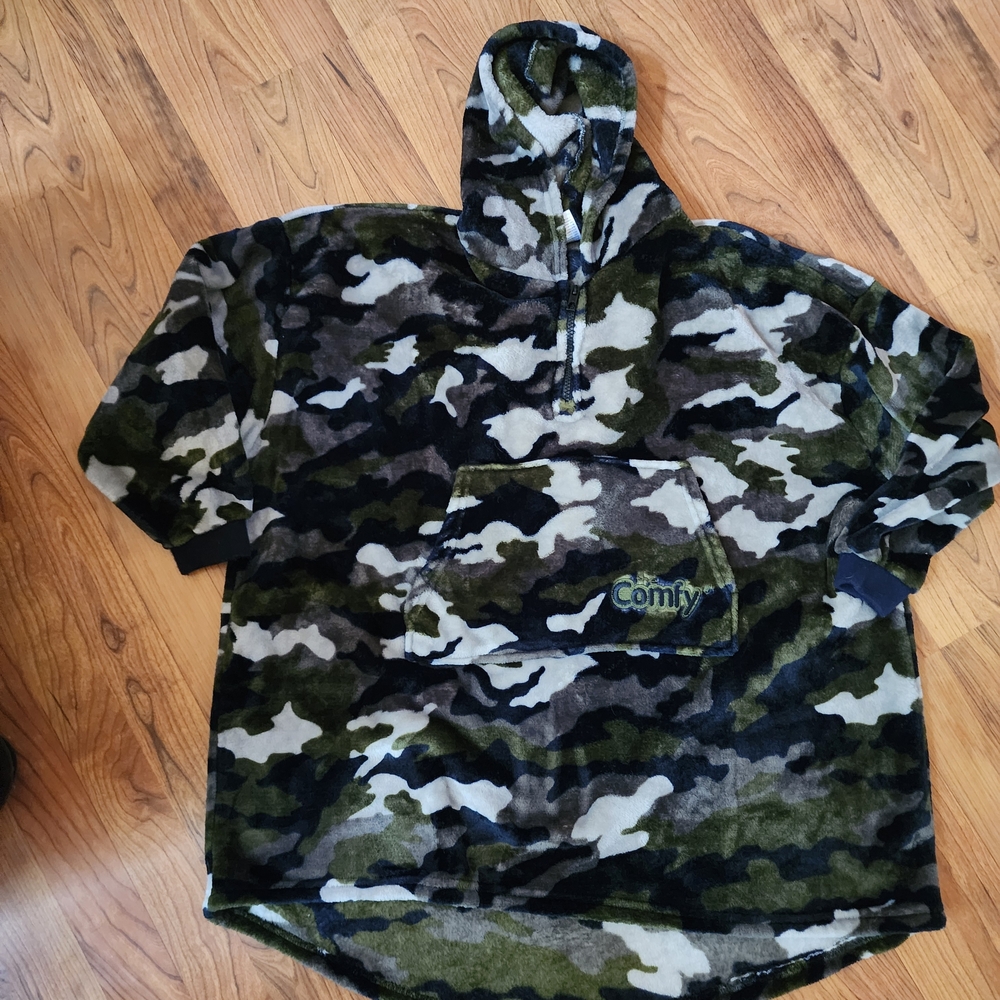 Camouflage Hooded Blanket Sweatshirt
